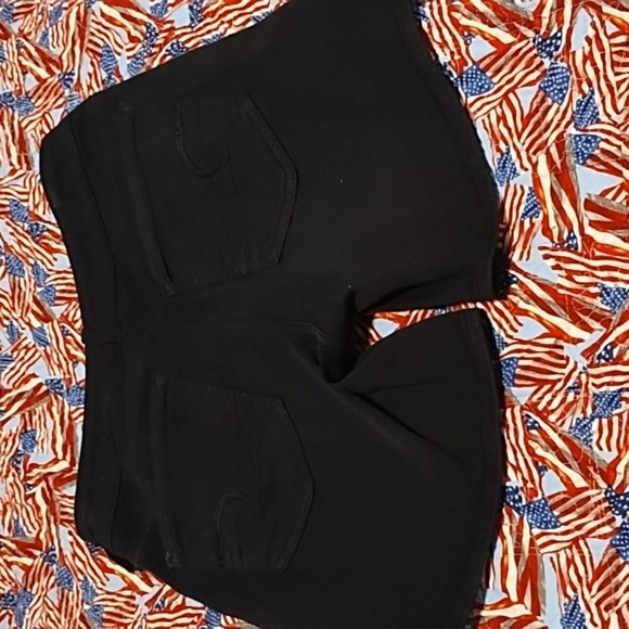 American Eagle Outfitters Women's Black Shorts AEO TWILL X - Picture 6 of 7